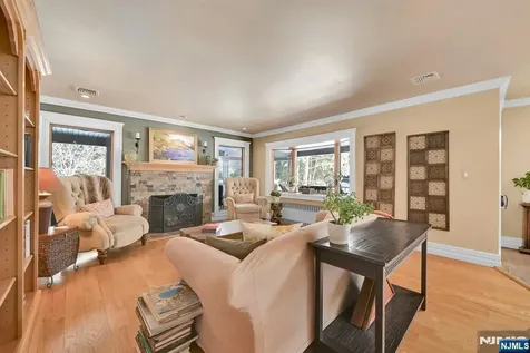285 Chestnut Ridge Road Woodcliff Lake NJ 07677