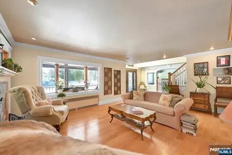 285 Chestnut Ridge Road Woodcliff Lake NJ 07677