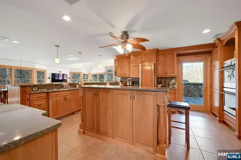 285 Chestnut Ridge Road Woodcliff Lake NJ 07677