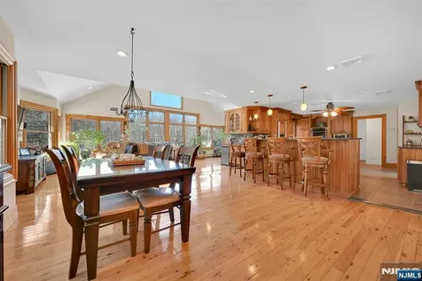 285 Chestnut Ridge Road Woodcliff Lake NJ 07677