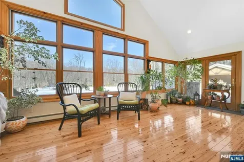 285 Chestnut Ridge Road Woodcliff Lake NJ 07677
