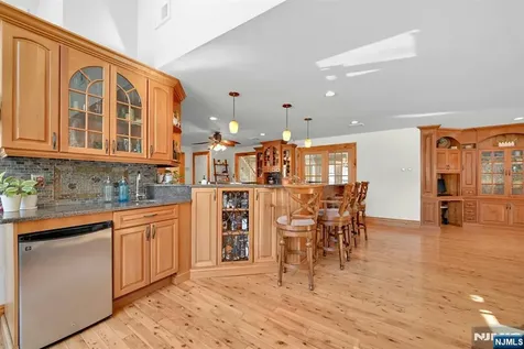 285 Chestnut Ridge Road Woodcliff Lake NJ 07677
