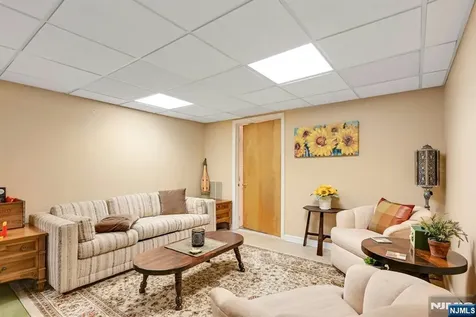 285 Chestnut Ridge Road Woodcliff Lake NJ 07677