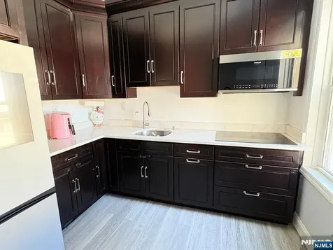 16 Whitmore Place Clifton NJ 07011