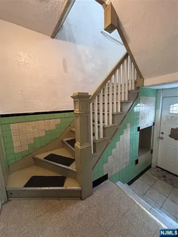 365 10th Avenue Paterson NJ 07514