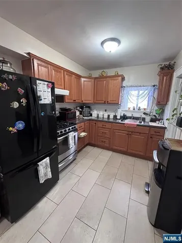 365 10th Avenue Paterson NJ 07514