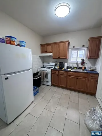 365 10th Avenue Paterson NJ 07514