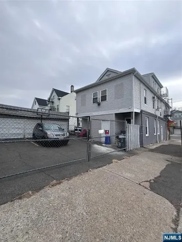 365 10th Avenue Paterson NJ 07514