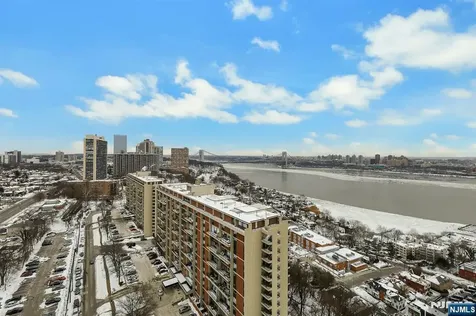 6 Horizon Road Fort Lee NJ 07024