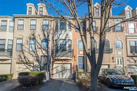 404 Manchester Drive Nutley NJ 07110