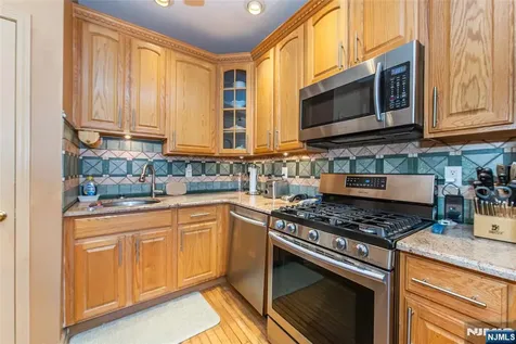 404 Manchester Drive Nutley NJ 07110