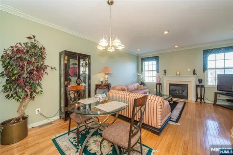 404 Manchester Drive Nutley NJ 07110