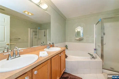 404 Manchester Drive Nutley NJ 07110
