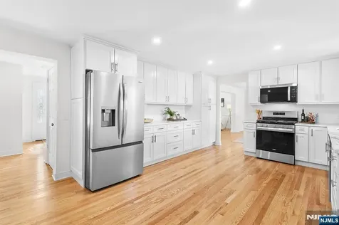 27 Norwood Avenue Glen Rock NJ 07452
