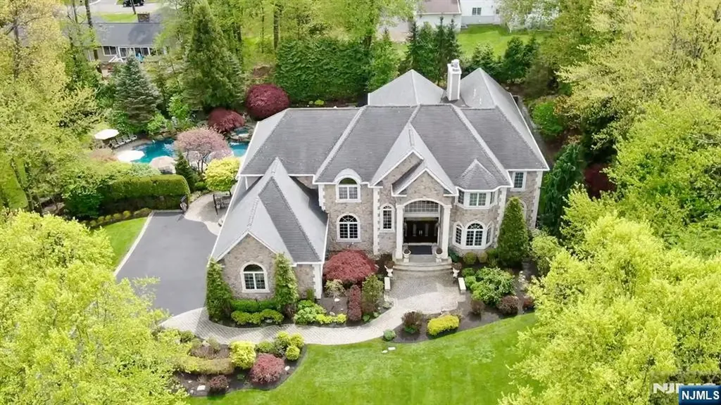 457 Devonshire Drive Franklin Lakes NJ 07417