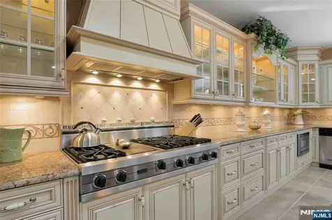 457 Devonshire Drive Franklin Lakes NJ 07417