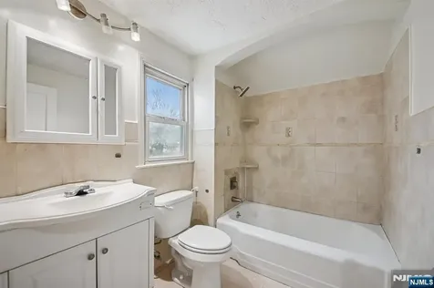 13 Greenwood Avenue West Orange NJ 07052