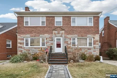 5 Cedar Street North Arlington NJ 07031