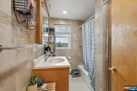 5 Cedar Street North Arlington NJ 07031