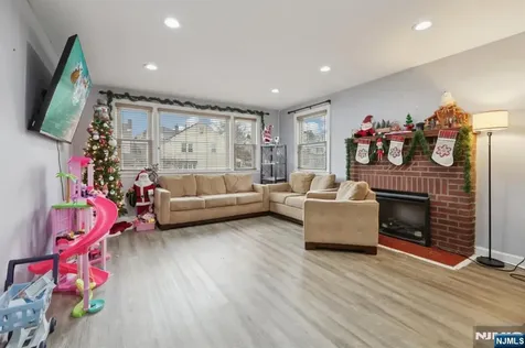 5 Cedar Street North Arlington NJ 07031
