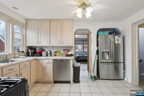 5 Cedar Street North Arlington NJ 07031