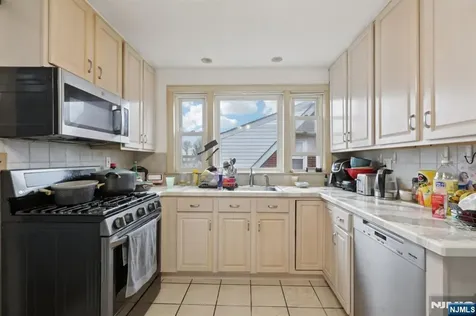 5 Cedar Street North Arlington NJ 07031
