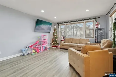 5 Cedar Street North Arlington NJ 07031