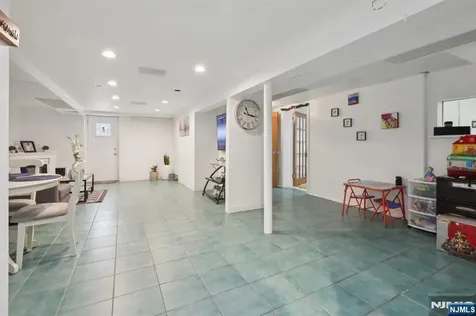 5 Cedar Street North Arlington NJ 07031
