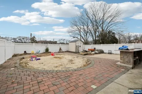 5 Cedar Street North Arlington NJ 07031
