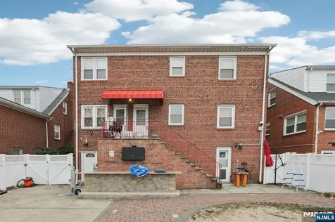 5 Cedar Street North Arlington NJ 07031