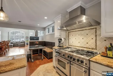 16 Dimas Court Harrington Park NJ 07640
