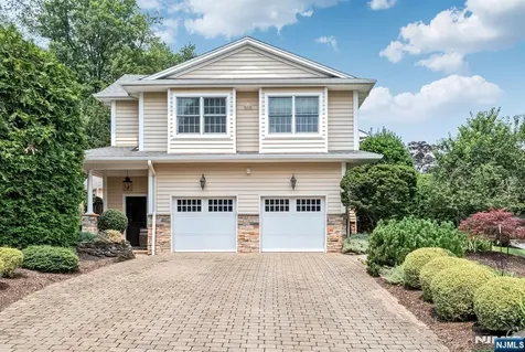 16 Dimas Court Harrington Park NJ 07640