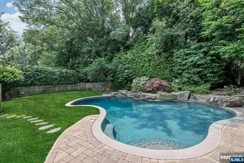 16 Dimas Court Harrington Park NJ 07640