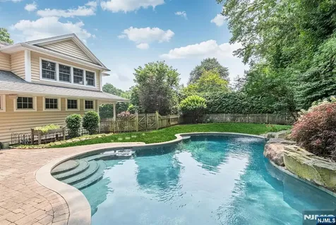 16 Dimas Court Harrington Park NJ 07640