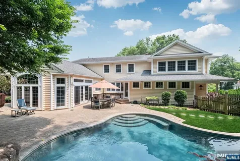 16 Dimas Court Harrington Park NJ 07640