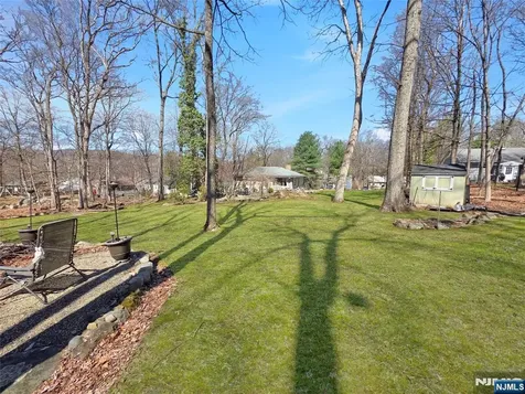 40 Pawnee Avenue Oakland NJ 07436