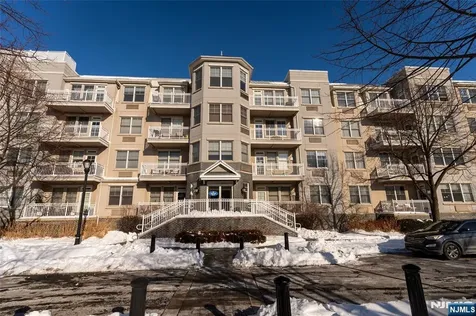 30 Freedomway Jersey City NJ 07305