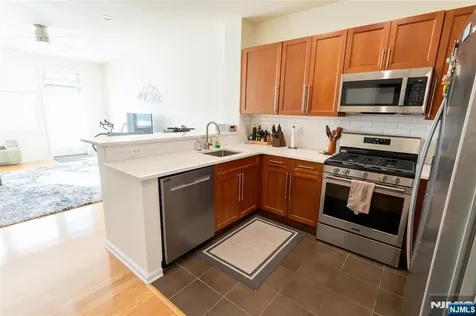 30 Freedomway Jersey City NJ 07305