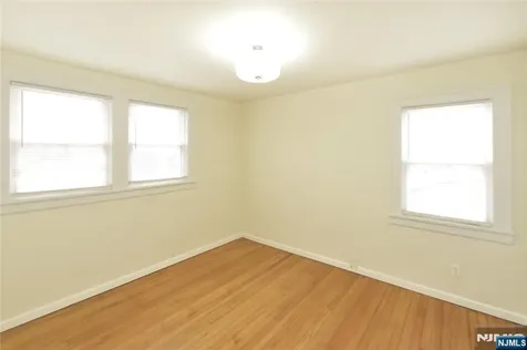263 Sutton Avenue Hackensack NJ 07601
