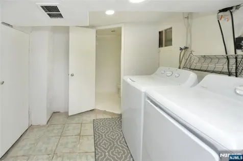 263 Sutton Avenue Hackensack NJ 07601