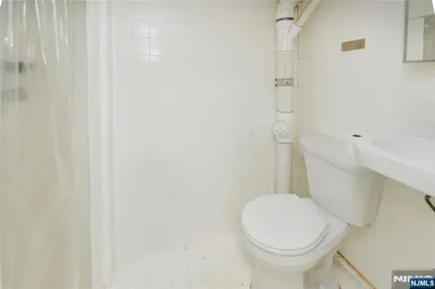 263 Sutton Avenue Hackensack NJ 07601
