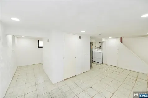 263 Sutton Avenue Hackensack NJ 07601