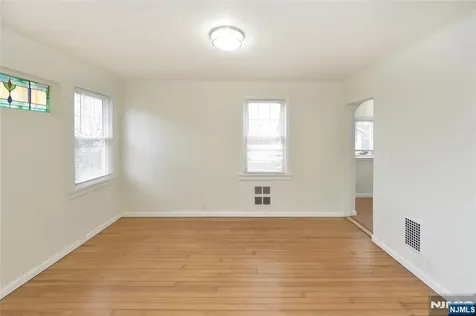 263 Sutton Avenue Hackensack NJ 07601