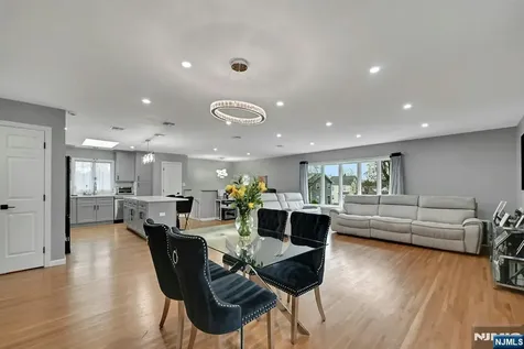 67 Central Avenue Dumont NJ 07628