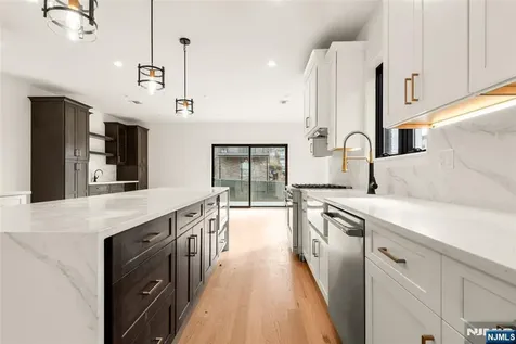 230 8th Street Palisades Park NJ 07650