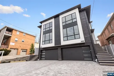 230 8th Street Palisades Park NJ 07650