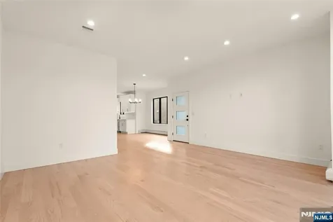 230 8th Street Palisades Park NJ 07650