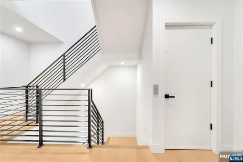 2220 Mackay Avenue Fort Lee NJ 07024