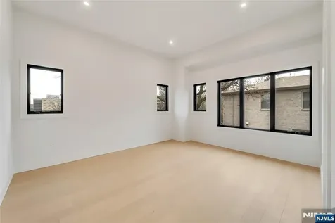 2220 Mackay Avenue Fort Lee NJ 07024