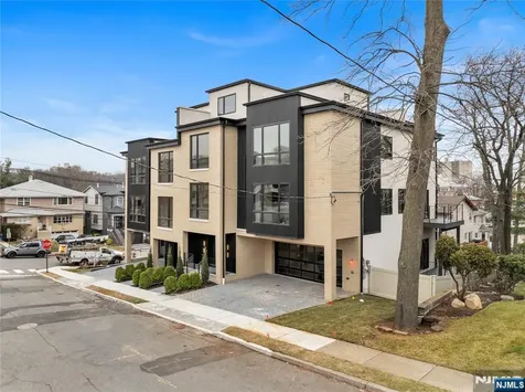 2220 Mackay Avenue Fort Lee NJ 07024